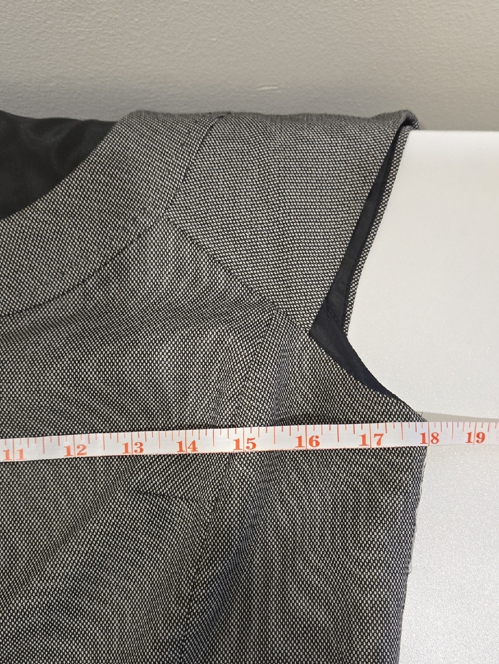 Jones New York Gray Blazer Professional Business Attire - Picture 16 of 16
